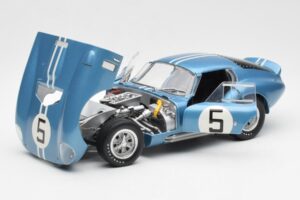 Shelby Cobra Daytona Coupe #5 D. Gurney / B. Bondurant 24 Hours of Le Mans 1964 Exoto 1:18 135190555498 Druckguss — Bild 2 von 8
