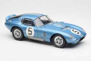 Shelby Cobra Daytona Coupe #5 D. Gurney / B. Bondurant 24 Hours of Le Mans 1964 Exoto 1:18 135190555498 Druckguss — Bild 6 von 8