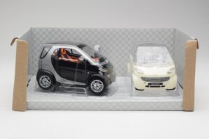 Smart Fortwo Schwarz & Weiß Maisto 1:18 56045 Druckguss