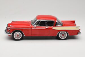 Studebaker Golden Hawk Apache Red Motor City 1:18 80009 Druckguss — Bild 4 von 8