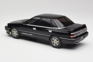 Subaru Legacy RS Schwarz IXO 1:18 18CMC131A Druckguss — Bild 5 von 6