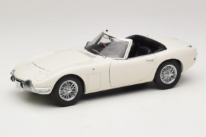 Toyota 2000 GT Cabriolet Weiß James Bond Collection AUTOart 1:18 78731 Druckguss