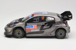 Toyota GR Yaris Rally1 #17 Toyota Gazoo Racing WRT S. Ogier / V. Landais Rally Finland 2024 IXO 1:18 18RMC216 Druckguss — Bild 3 von 6