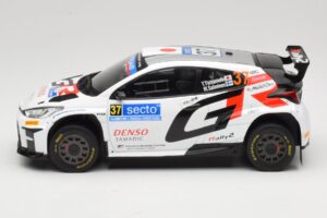 Toyota GR Yaris Rally2 #37 Y. Yamamoto Rally Finland 2024 IXO 1:18 18RMC212A Druckguss — Bild 3 von 6