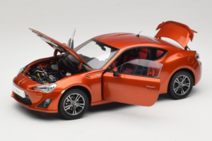 Toyota GT86 Rot Century Dragon 1:18 CD01 Druckguss — Bild 2 von 8