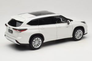 Toyota Highlander XU70 Weiß OEM 1:18 26071-2011 Druckguss — Bild 3 von 8