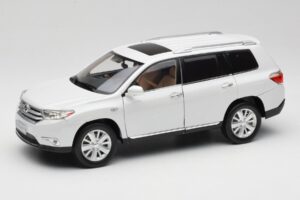 Toyota Highlander XU40 Weiß Paudi Model 1:18 2043612-W1 Druckguss
