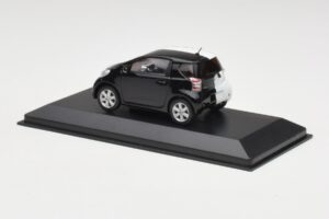 Toyota iQ Schwarz & Weiß Genfer Autosalon 2009 Minichamps 1:43 400166801 Druckguss — Bild 3 von 4