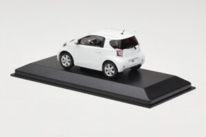 Toyota iQ Weiß Minichamps 1:43 TOYOTA009 Druckguss — Bild 3 von 4