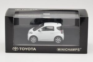 Toyota iQ Weiß Minichamps 1:43 TOYOTA009 Druckguss — Bild 4 von 4