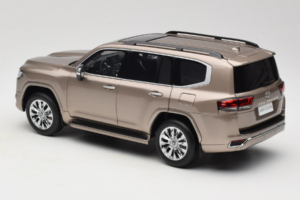 Toyota Land Cruiser LC300 ZX Gold LCD 1:18 LCD18013-ZX-GO Druckguss — Bild 7 von 8