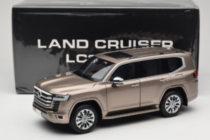 Toyota Land Cruiser LC300 ZX Gold LCD 1:18 LCD18013-ZX-GO Druckguss — Bild 8 von 8