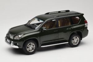 Toyota Land Cruiser Prado J150 Grün Paudi Model 1:18 623132-GR Druckguss