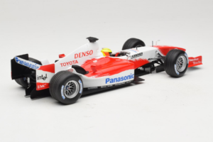 Toyota TF105 #17 R. Schumacher Panasonic Toyota Racing Showcar 2005 Minichamps 1:18 100050087 Druckguss — Bild 2 von 7