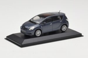 Toyota Verso Grey Metallic Minichamps 1:43 TOYOTA011 Druckguss — Bild 2 von 4