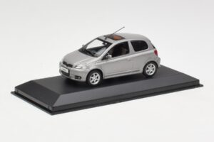Toyota Yaris XP10 TS Grau Minichamps 1:43 TOYOTA007 Druckguss — Bild 3 von 3