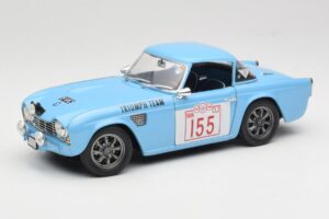 Triumph TR4 Rally Car Revell 1:18 8773 Druckguss