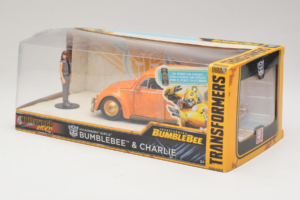 Volkswagen Beetle Bumblebee Transformers With Figure Metals Diecast 1:24 30114 Druckguss — Bild 3 von 3