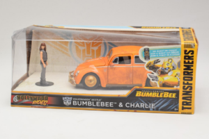 Volkswagen Beetle Bumblebee Transformers With Figure Metals Diecast 1:24 30114 Druckguss