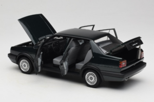 Volkswagen Jetta Mk3 CL Schwarz Icartime 1:18 JETTA001 Druckguss — Bild 5 von 8
