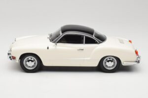 Volkswagen Karmann Ghia Creme Schwarz Minichamps 1:18 155054021 Druckguss — Bild 3 von 6