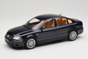 Volkswagen Passat W8 B5.5 Indigo Blue DNA 1:18 DNA000029 Druckguss