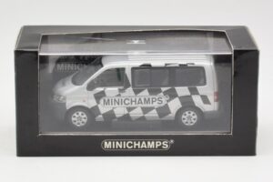 Volkswagen T5 Bus Minichamps Edition Minichamps 1:43 400052202 Druckguss — Bild 4 von 4
