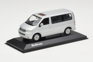 Volkswagen T5 Bus Silber Minichamps 1:43 T5003 Druckguss — Bild 2 von 4