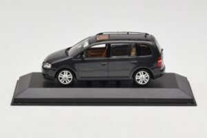 Volkswagen Touran 1T Dunkelgrün Minichamps 1:43 400052101 Druckguss