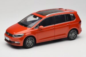 Volkswagen Touran 5T Orange Paudi Model 1:18 ZVE000003ORA Druckguss