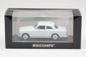 Volvo 121 Amazon Hellblau Minichamps 1:43 430171007 Druckguss — Bild 4 von 4