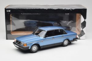 Volvo 240 GL Blau Metallic Minichamps 1:18 155171404 Druckguss — Bild 6 von 6