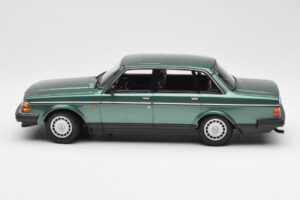 Volvo 240 GL Grün Metallic Minichamps 1:18 155171400 Druckguss — Bild 3 von 6