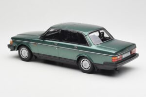 Volvo 240 GL Grün Metallic Minichamps 1:18 155171400 Druckguss — Bild 5 von 6