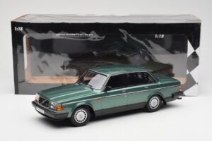 Volvo 240 GL Grün Metallic Minichamps 1:18 155171400 Druckguss — Bild 6 von 6