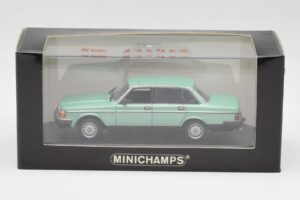 Volvo 240 GL Grün Metallic Minichamps 1:43 400171402 Druckguss — Bild 4 von 4