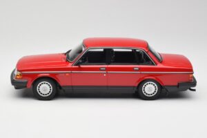 Volvo 240 GL Rot Minichamps 1:18 155171401 Druckguss — Bild 3 von 6