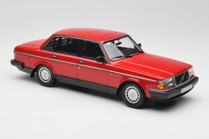 Volvo 240 GL Rot Minichamps 1:18 155171401 Druckguss — Bild 4 von 6