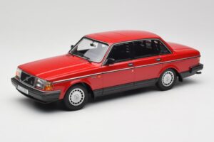 Volvo 240 GL Rot Minichamps 1:18 155171401 Druckguss