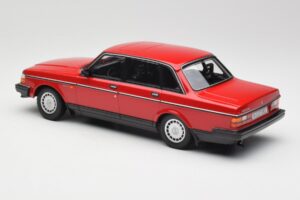 Volvo 240 GL Rot Minichamps 1:18 155171401 Druckguss — Bild 5 von 6