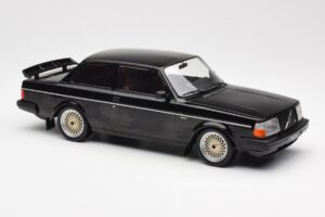 Volvo 240 Turbo Schwarz Custom IXO 1:18 18CMC178 Druckguss — Bild 4 von 6