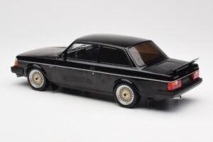 Volvo 240 Turbo Schwarz Custom IXO 1:18 18CMC178 Druckguss — Bild 5 von 6