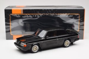Volvo 240 Turbo Schwarz Custom IXO 1:18 18CMC178 Druckguss — Bild 6 von 6