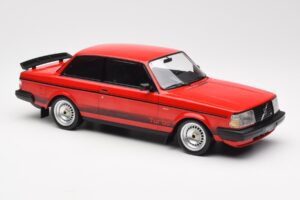 Volvo 240 Turbo Rot Custom IXO 1:18 18CMC177 Druckguss — Bild 4 von 5