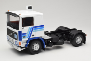 Volvo F12 Blau Weiß Road Kings 1:18 RK180033 Druckguss