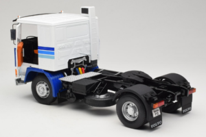 Volvo F12 Blau Weiß Road Kings 1:18 RK180033 Druckguss — Bild 5 von 8