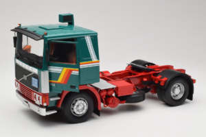 Volvo F1220 Grün Rot Road Kings 1:18 RK180032 Druckguss — Bild 2 von 8