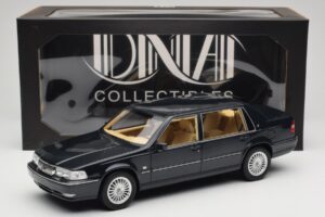 Volvo S90 Royal Blue DNA 1:18 DNA000088 Druckguss — Bild 6 von 6