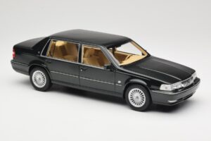 Volvo S90 Royal Green DNA 1:18 DNA000090 Druckguss — Bild 4 von 6