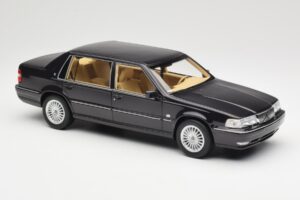 Volvo S90 Royal Violet DNA 1:18 DNA000089 Druckguss — Bild 4 von 6